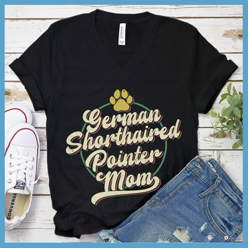 German Shorthaired Pointer Mom Round Colored Print V-Neck