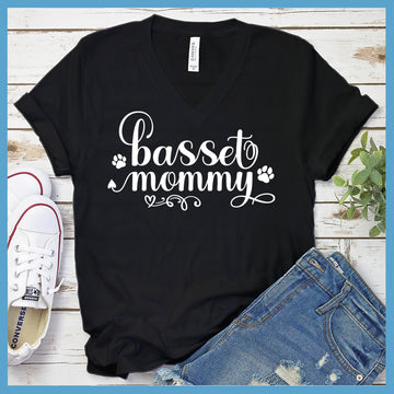 Basset Mommy V-Neck